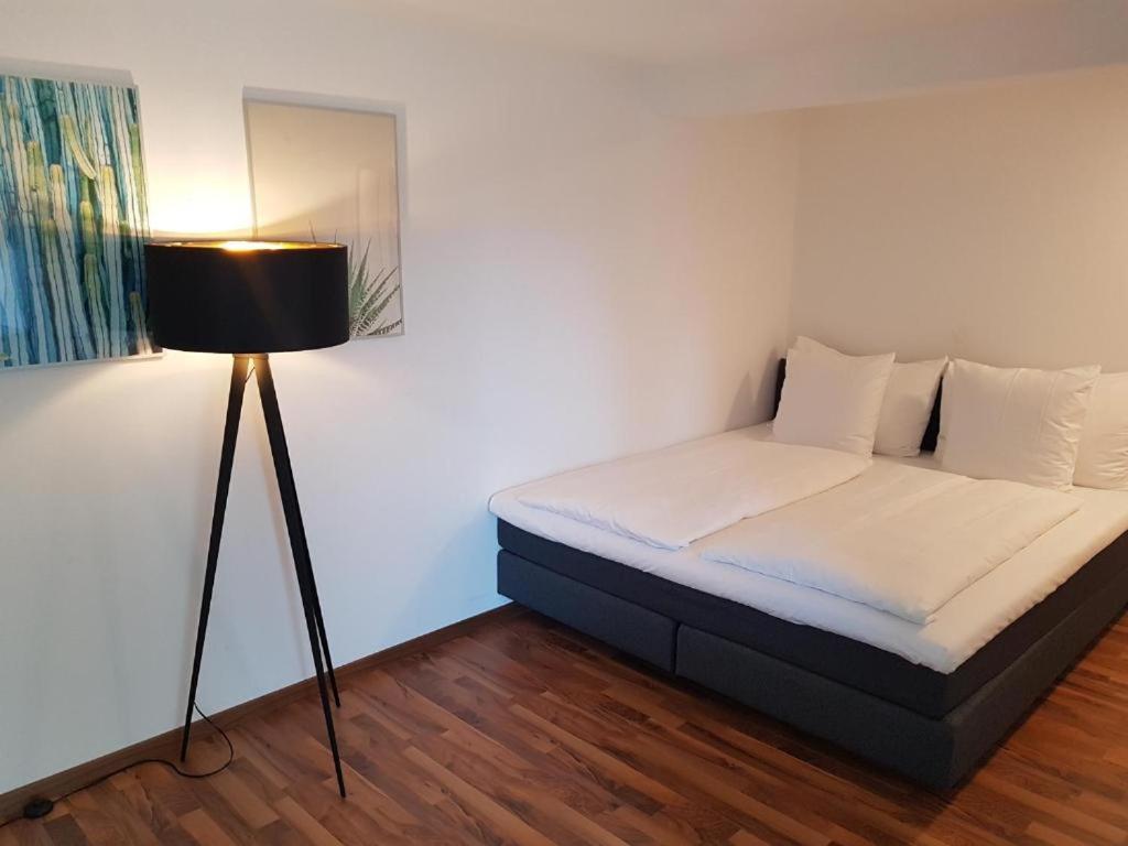 Hotel Baeren Sigriswil Oda fotoğraf