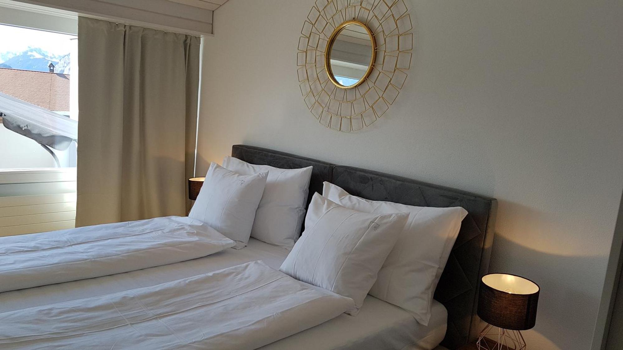 Hotel Baeren Sigriswil Oda fotoğraf
